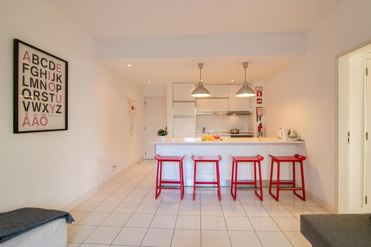 Modern Apartment By The Sea Quarteira Luaran gambar