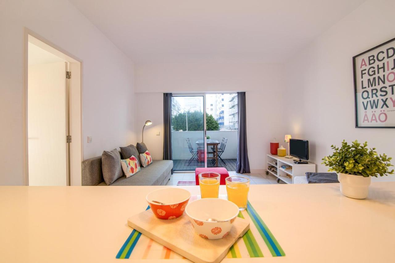 Modern Apartment By The Sea Quarteira Luaran gambar