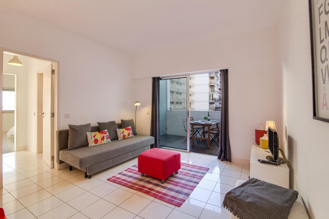Modern Apartment By The Sea Quarteira Luaran gambar