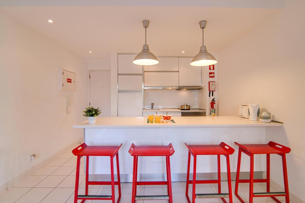 Modern Apartment By The Sea Quarteira Luaran gambar
